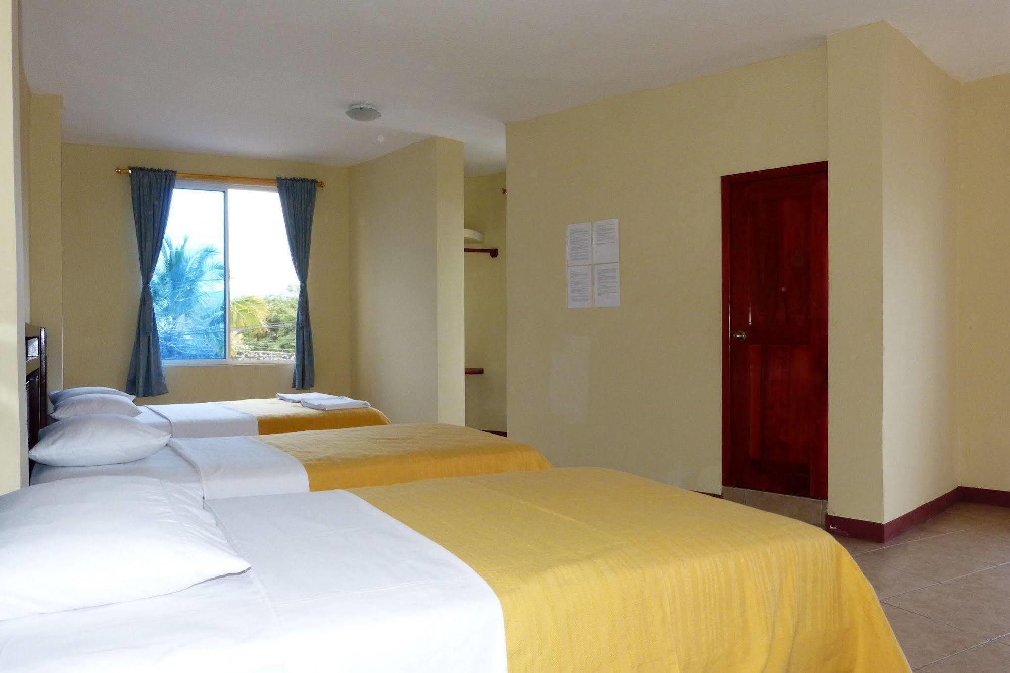 Gloria - Galapagos Inn Puerto Ayora  Exterior foto