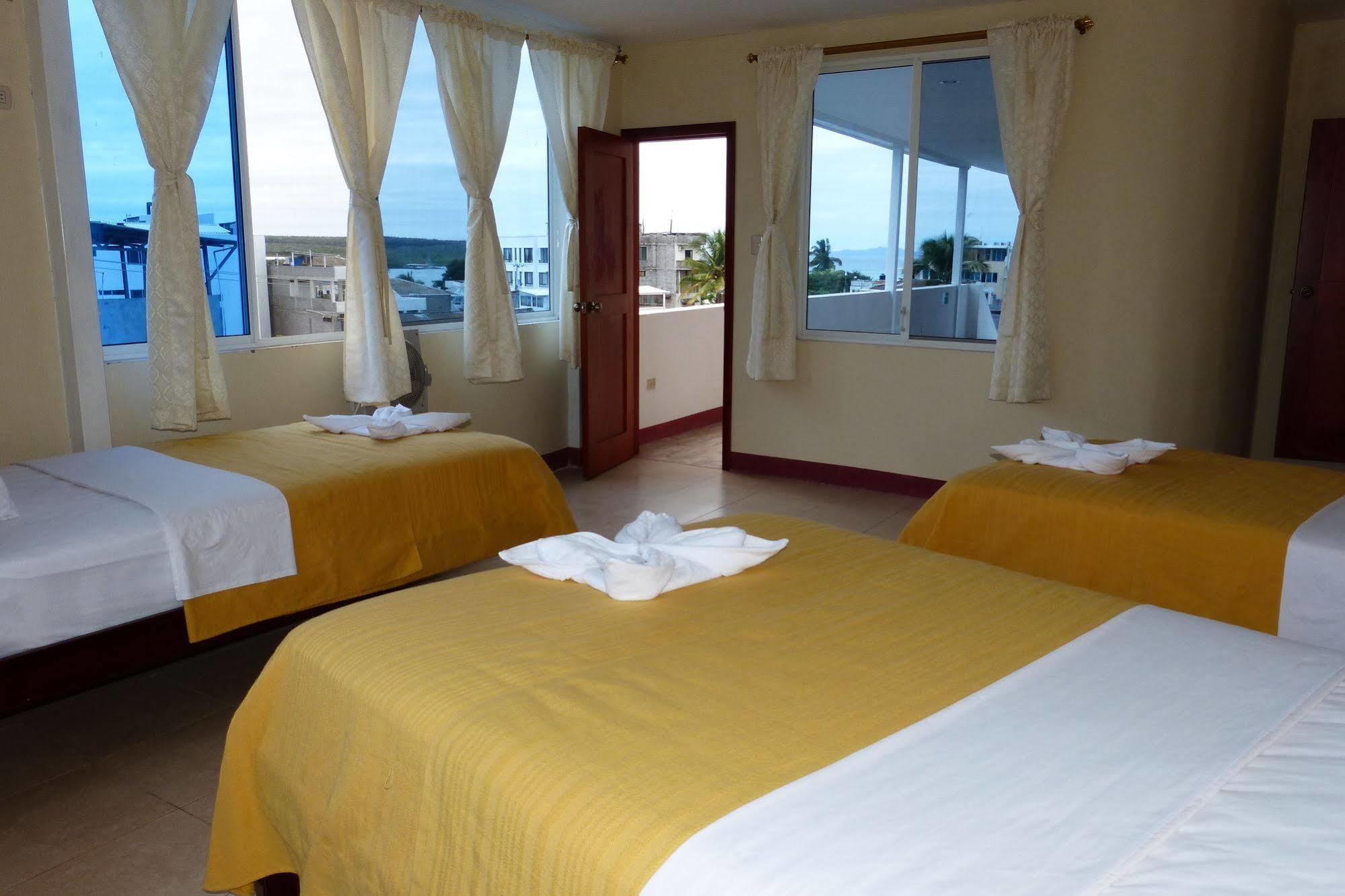 Gloria - Galapagos Inn Puerto Ayora  Exterior foto