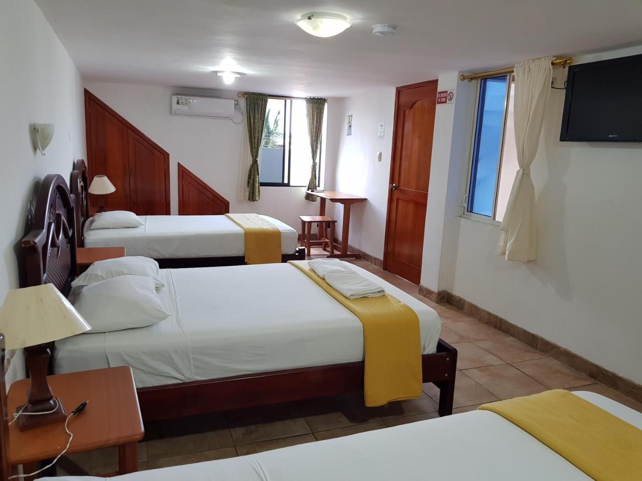 Gloria - Galapagos Inn Puerto Ayora  Exterior foto